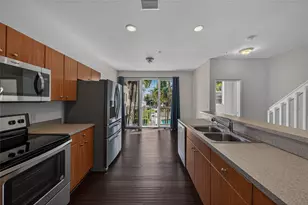 2725 NE 8th Ave, Wilton Manors, FL 33334 - Photo 2