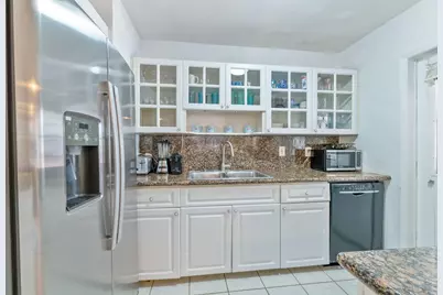 1574 NE 38th Street, Oakland Park, FL 33334 - Photo 4