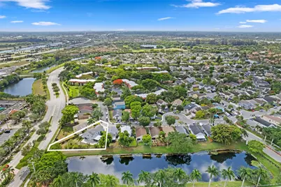 133 SW 159th Way, Sunrise, FL 33326 - Photo 2