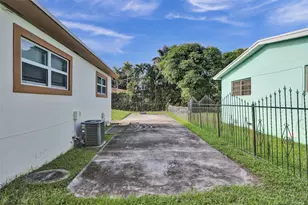 30 NE 139th St, North Miami, FL 33161 - Photo 8
