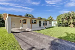 30 NE 139th St, North Miami, FL 33161 - Photo 6