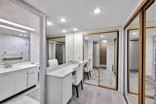 3960 Oaks Clubhouse Dr, Pompano Beach, FL 33069 - Photo 26