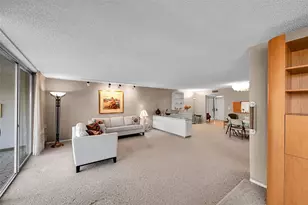 3960 Oaks Clubhouse Dr, Pompano Beach, FL 33069 - Photo 8