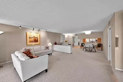 3960 Oaks Clubhouse Drive #407, Pompano Beach, FL 33069 - Photo 6