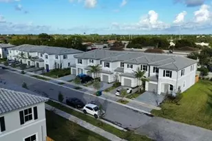 4611 NW 118th Ave, Coral Springs, FL 33076 - Photo 2