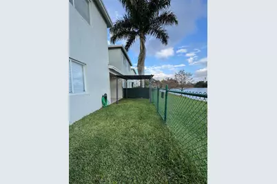 9530 E Plum Harbor Way, Tamarac, FL 33321 - Photo 20