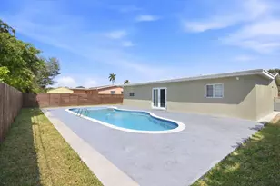 640 SW 68th Terrace, Pembroke Pines, FL 33023 - Photo 4