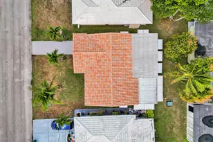 8513 NW 57th Ct NW, Tamarac, FL 33321 - Photo 4