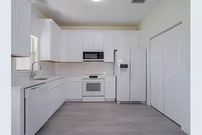 1834 77th Drive #1834, Vero Beach, FL 32966 - Photo 2