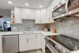 305 N Pompano Beach Blvd, Pompano Beach, FL 33062 - Photo 8