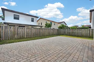 8751 NW 102nd Pl, Doral, FL 33178 - Photo 50