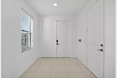 8751 NW 102nd Place, Doral, FL 33178 - Photo 8