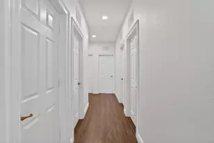 8751 NW 102nd Pl, Doral, FL 33178 - Photo 32