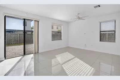 8751 NW 102nd Place, Doral, FL 33178 - Photo 20