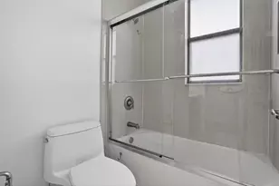 8751 NW 102nd Pl, Doral, FL 33178 - Photo 34