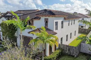 8751 NW 102nd Pl, Doral, FL 33178 - Photo 4