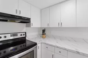 8027 Lagos De Campo Blvd, Tamarac, FL 33321 - Photo 4