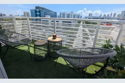 18800 NE 29th Avenue, Miami, FL 33180 - Photo 2