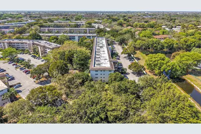 2102 Lucaya Bend #D2, Coconut Creek, FL 33066 - Photo 32