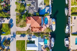 2671 NE 22nd Ct, Pompano Beach, FL 33062 - Photo 2