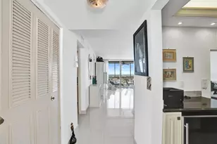 303 N Riverside Dr, Pompano Beach, FL 33062 - Photo 8