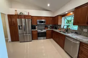 9237 9th Pl, Plantation, FL 33324 - Photo 12