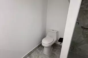 10000 NW 80th Ct, Hialeah Gardens, FL 33016 - Photo 18