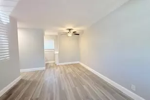 1702 NE 9th St, Fort Lauderdale, FL 33304 - Photo 2