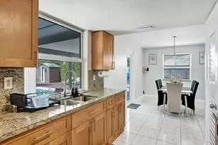 545 NW 46th Ave, Plantation, FL 33317 - Photo 10