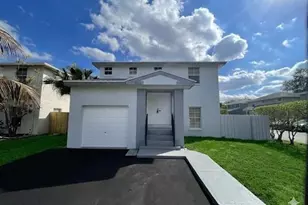 5916 Woodland Point Pl, Tamarac, FL 33319 - Photo 1