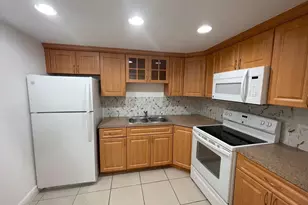 9365 Fontainebleau Blvd, Miami, FL 33172 - Photo 10