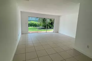 9365 Fontainebleau Blvd, Miami, FL 33172 - Photo 12