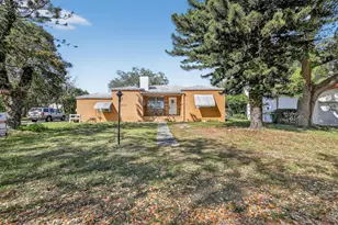 707 NE 113th St, Biscayne Park, FL 33161 - Photo 1