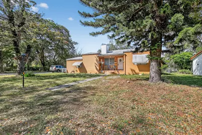 707 NE 113th Street, Biscayne Park, FL 33161 - Photo 2