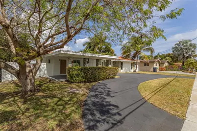 2255 NE 207th Street, Miami, FL 33180 - Photo 2