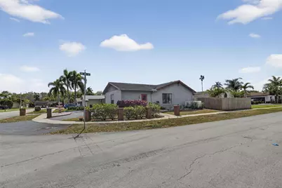 2081 NW 107th Terrace, Sunrise, FL 33322 - Photo 2