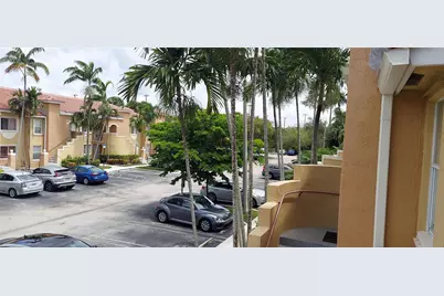 621 NW 78th Terrace #205, Pembroke Pines, FL 33024 - Photo 4