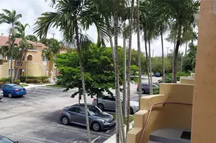 621 NW 78th Terrace, Pembroke Pines, FL 33024 - Photo 4