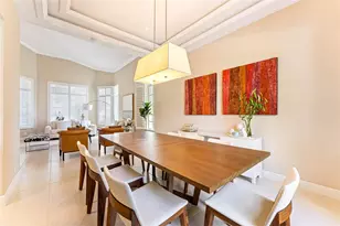 2527 Montclaire Cir, Weston, FL 33327 - Photo 8