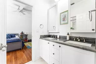 2527 Montclaire Cir, Weston, FL 33327 - Photo 24