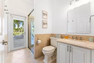 2527 Montclaire Cir, Weston, FL 33327 - Photo 20