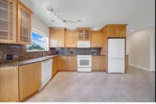 2591 NE 55 Ct, Fort Lauderdale, FL 33308 - Photo 4