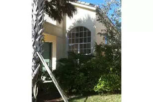 9829 Scribner Ln, Wellington, FL 33414 - Photo 2