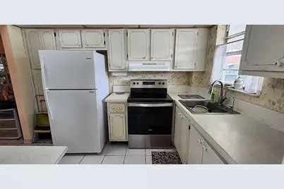 581 Blue Heron Drive #316-B, Hallandale Beach, FL 33009 - Photo 4