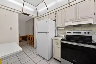 581 Blue Heron Dr, Hallandale Beach, FL 33009 - Photo 6