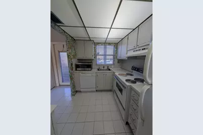 9900 Sunrise Lakes Boulevard #110, Sunrise, FL 33322 - Photo 16