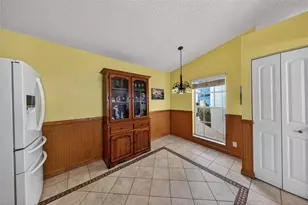 351 E Riverbend Dr, Sunrise, FL 33326 - Photo 10