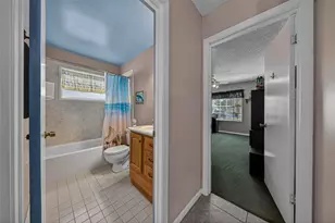 351 E Riverbend Dr, Sunrise, FL 33326 - Photo 18