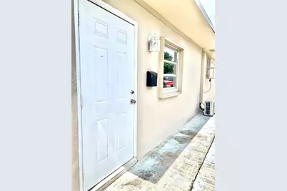 318 SW 67th Terrace #B, Pembroke Pines, FL 33023 - Photo 18