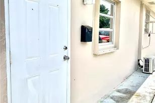 318 SW 67th Terrace, Pembroke Pines, FL 33023 - Photo 18